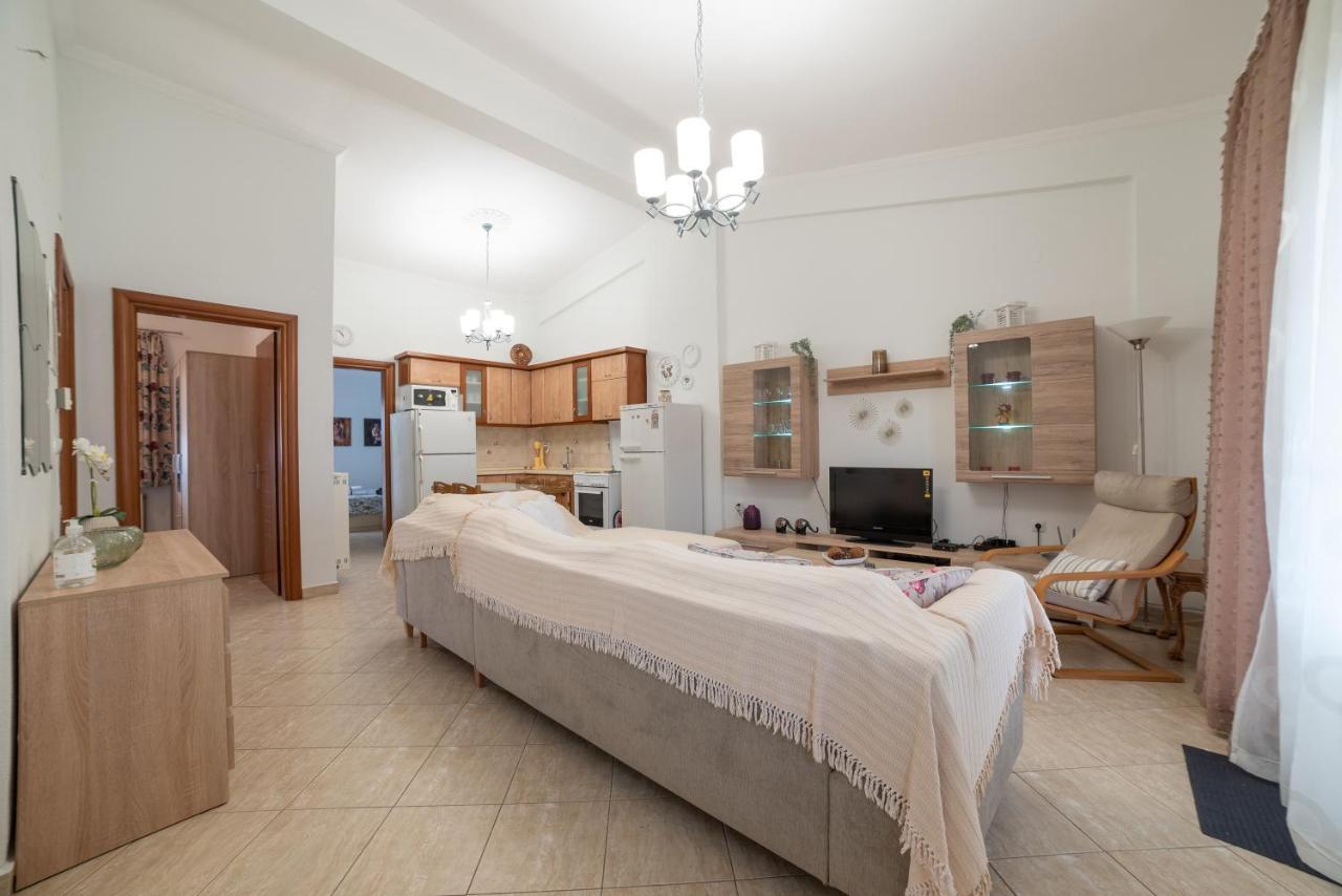 Porto Ofrynio Central Deluxe Golden Apartment Ofrínion 外观 照片