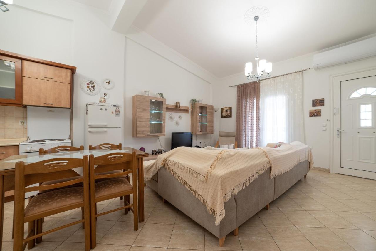 Porto Ofrynio Central Deluxe Golden Apartment Ofrínion 外观 照片