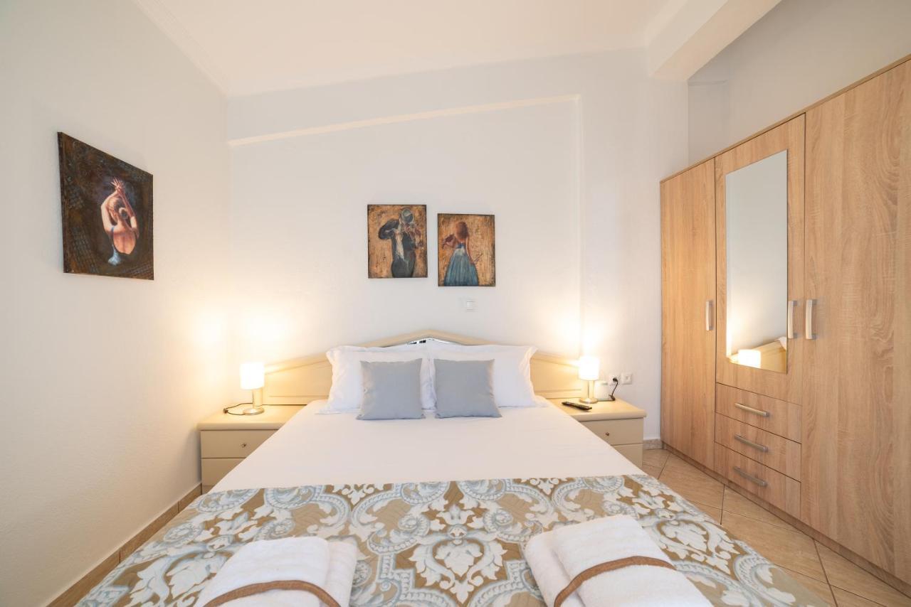 Porto Ofrynio Central Deluxe Golden Apartment Ofrínion 外观 照片