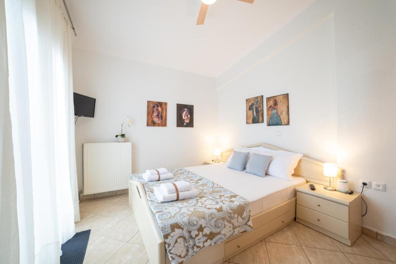 Porto Ofrynio Central Deluxe Golden Apartment Ofrínion 外观 照片